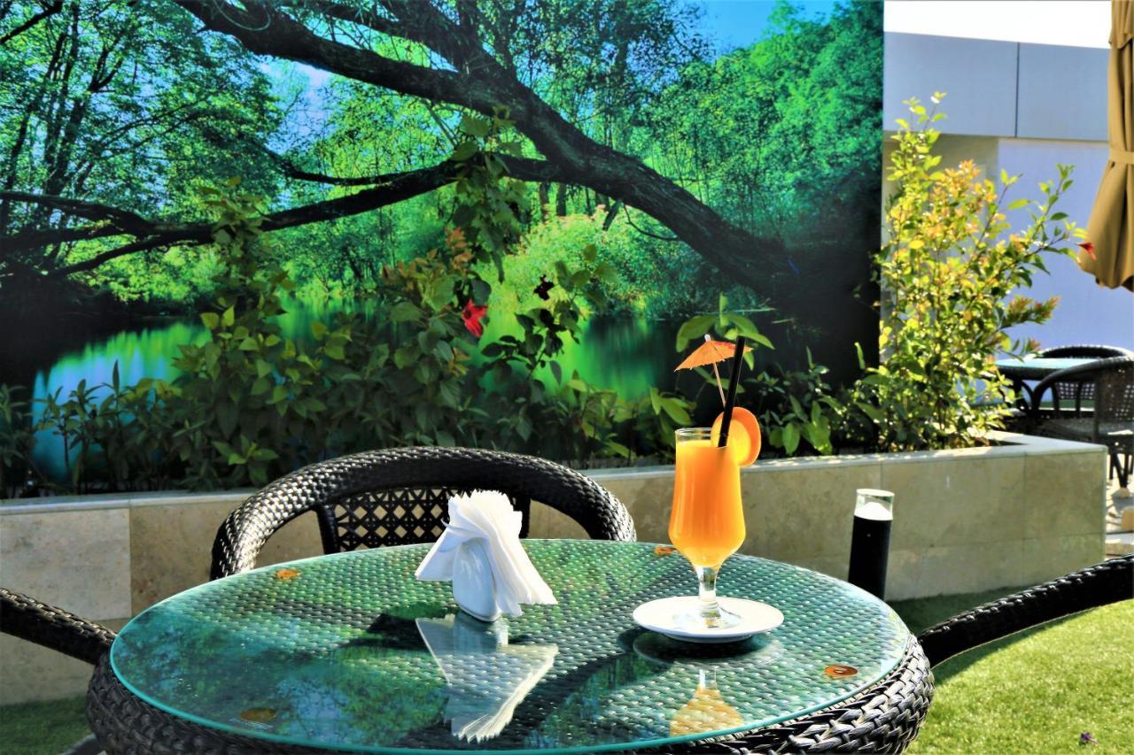 Hotel Al Dyafa 4*